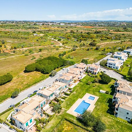 A Vilita Beach Apartment ペラ エクステリア 写真