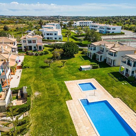 A Vilita Beach Apartment ペラ エクステリア 写真