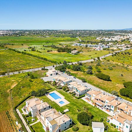 A Vilita Beach Apartment ペラ エクステリア 写真
